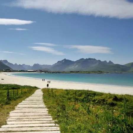 בית נופש Rorbu Kvalen 17
