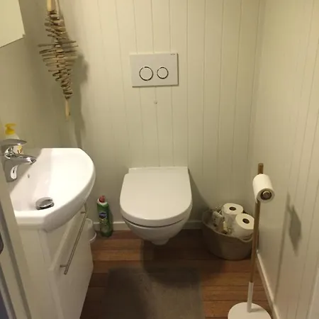 Rorbu Kvalen 17 *